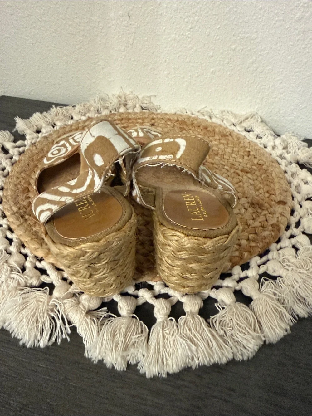 Lauren Ralph Lauren Tan White Batik Print Espadrille Wedge Sandals Size 6.5